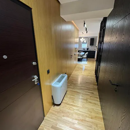 Fox Lux Apartment *