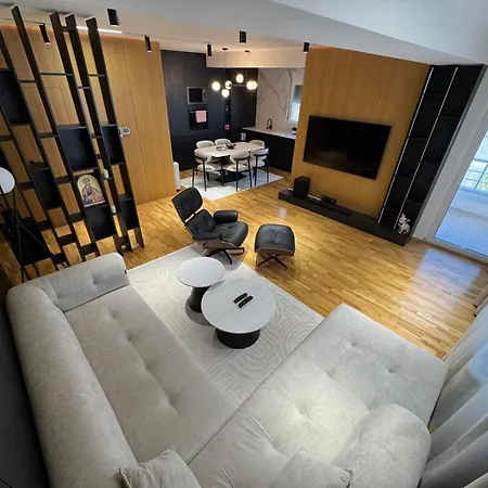 Fox Lux Apartment *